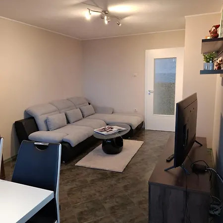 Petar Gembeshev * וארנה