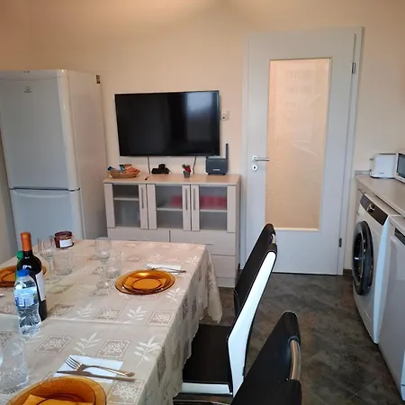 Petar Gembeshev וארנה